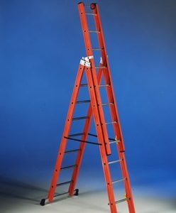 Fiberglass extension ladders